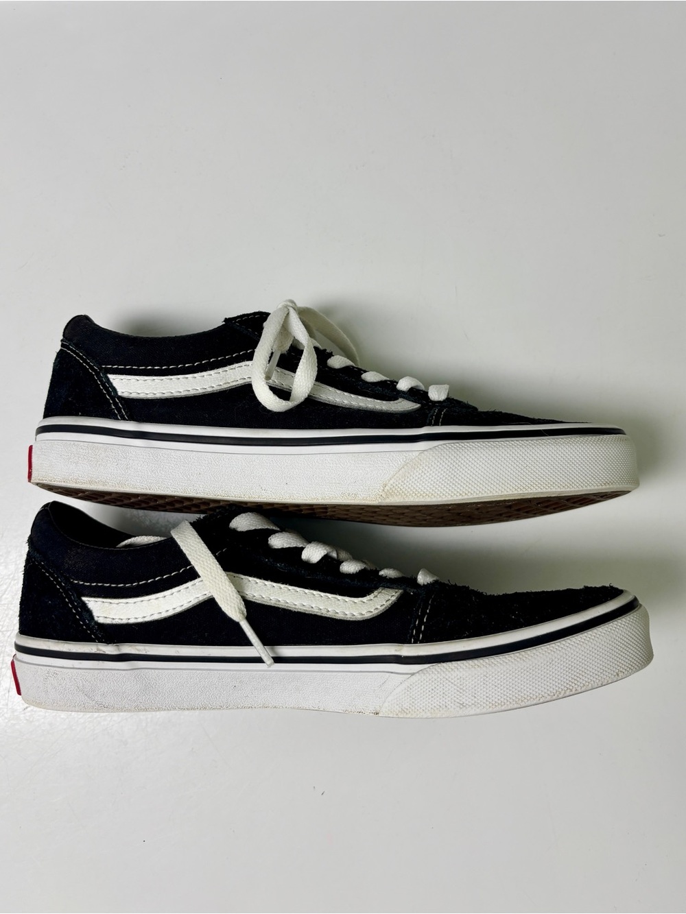 Vans Old Skool Black White Low-Top Sneakers - Size 5.5 - Picture 3 of 10